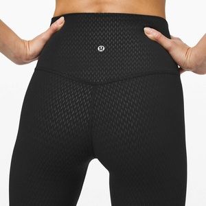 Lululemon black textured align leggings 25” size 4